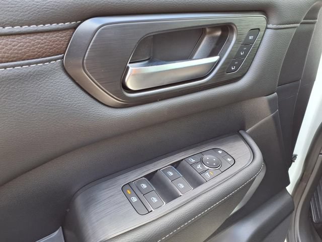 New 2025 Nissan Armada Platinum AWD/4WD image 13
