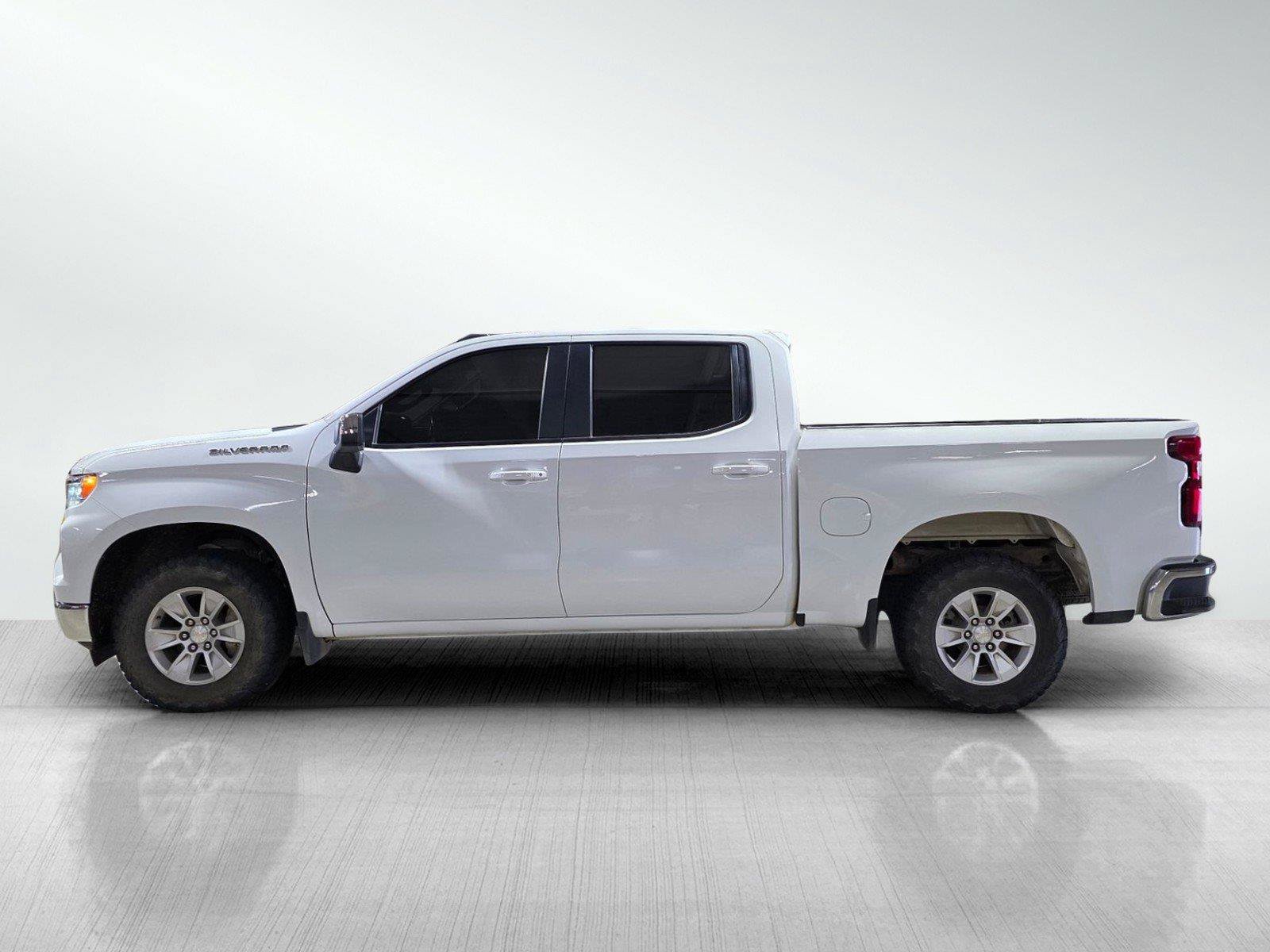 Used 2024 Chevrolet Silverado 1500 LT RWD image 4