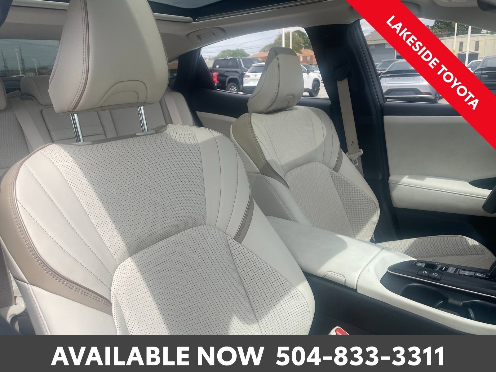 Used 2023 Toyota Crown Limited image 30