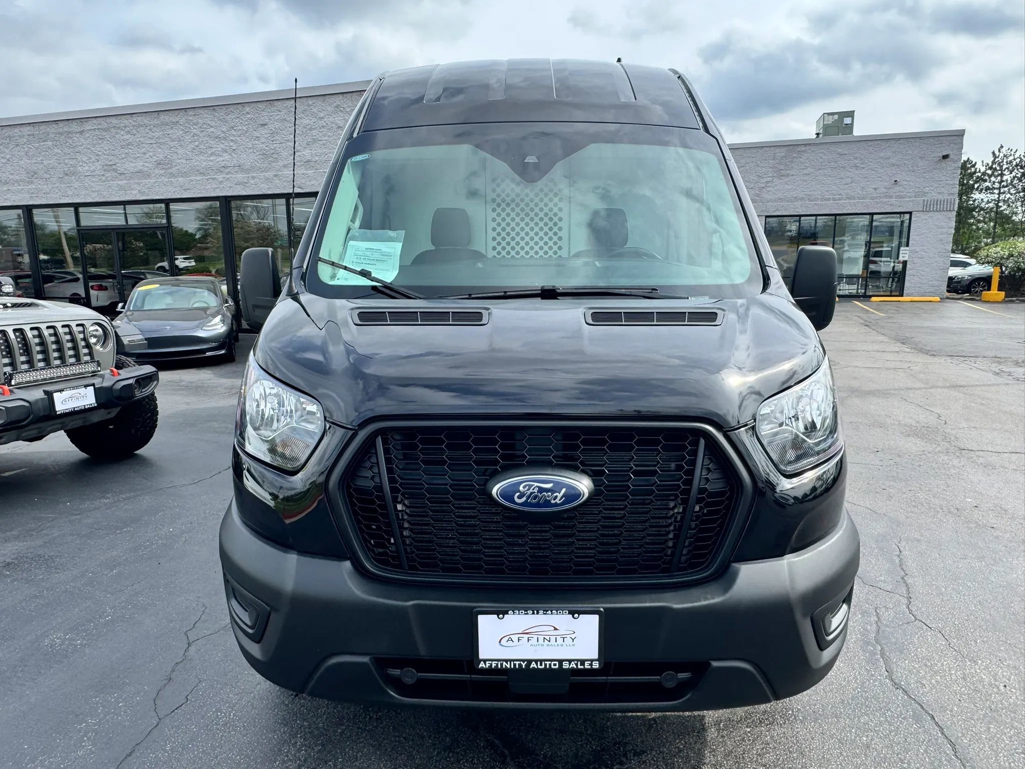 Used 2023 Ford Transit 250 148 High Roof Extended RWD image 8