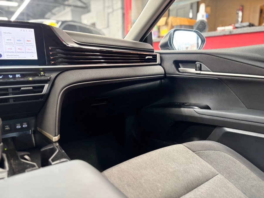 Used 2025 Toyota Camry LE FWD image 26