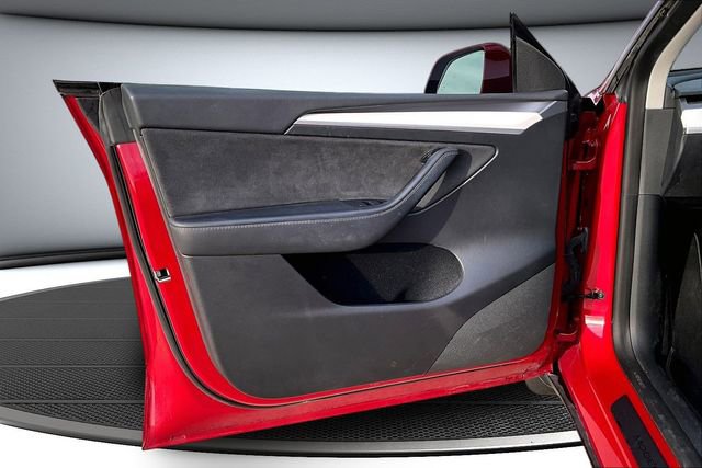 Used 2023 Tesla Model Y Performance image 19