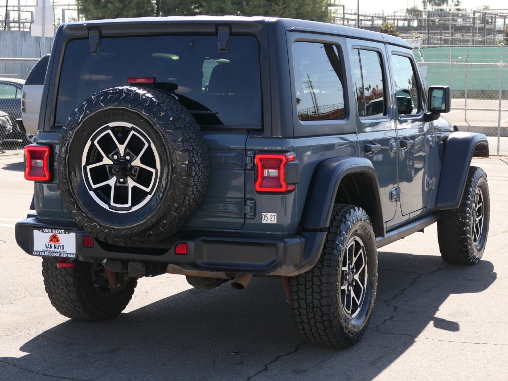 Used 2024 Jeep Wrangler Unlimited Rubicon AWD/4WD image 3