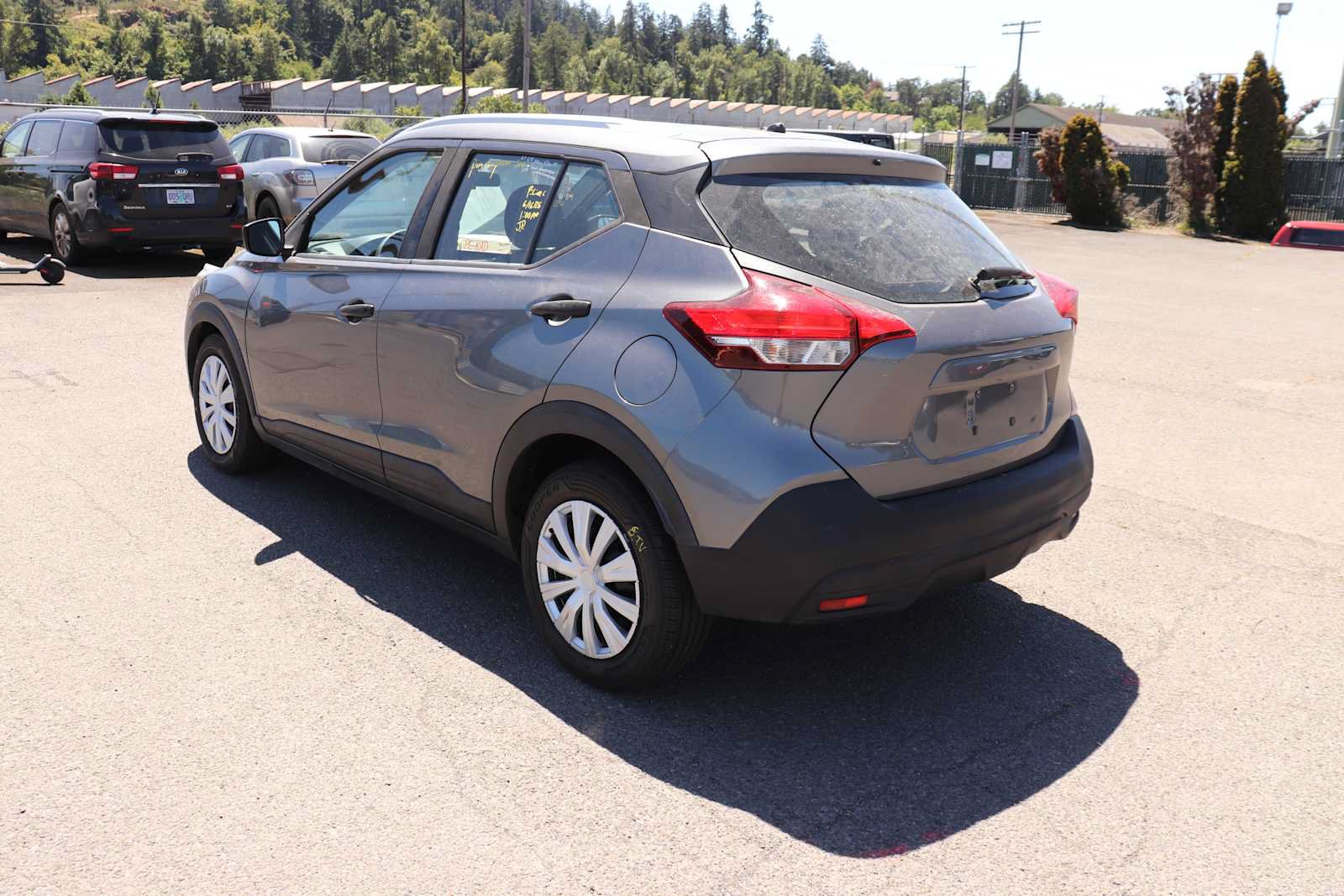 Used 2019 Nissan Kicks S FWD image 7