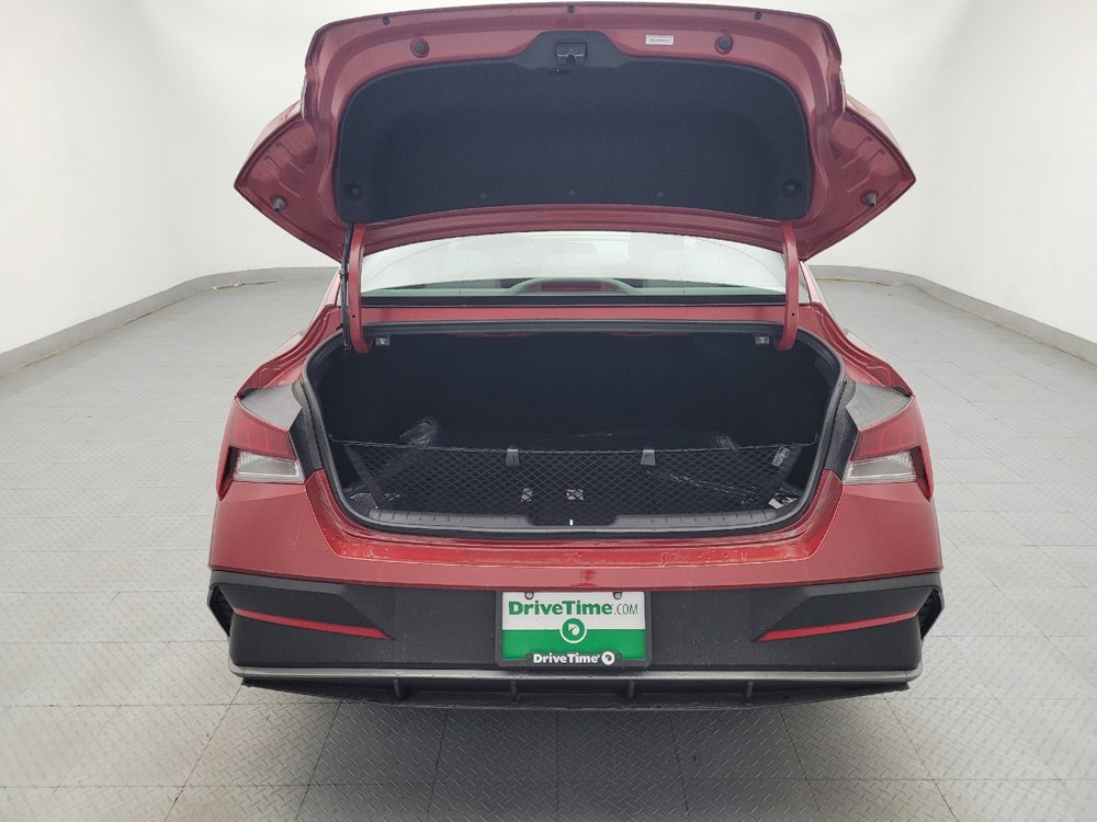 Used 2025 Hyundai Elantra SE FWD image 29