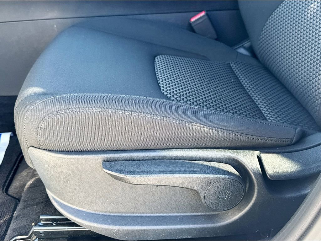 Certified 2025 Kia Sportage LX AWD/4WD image 21
