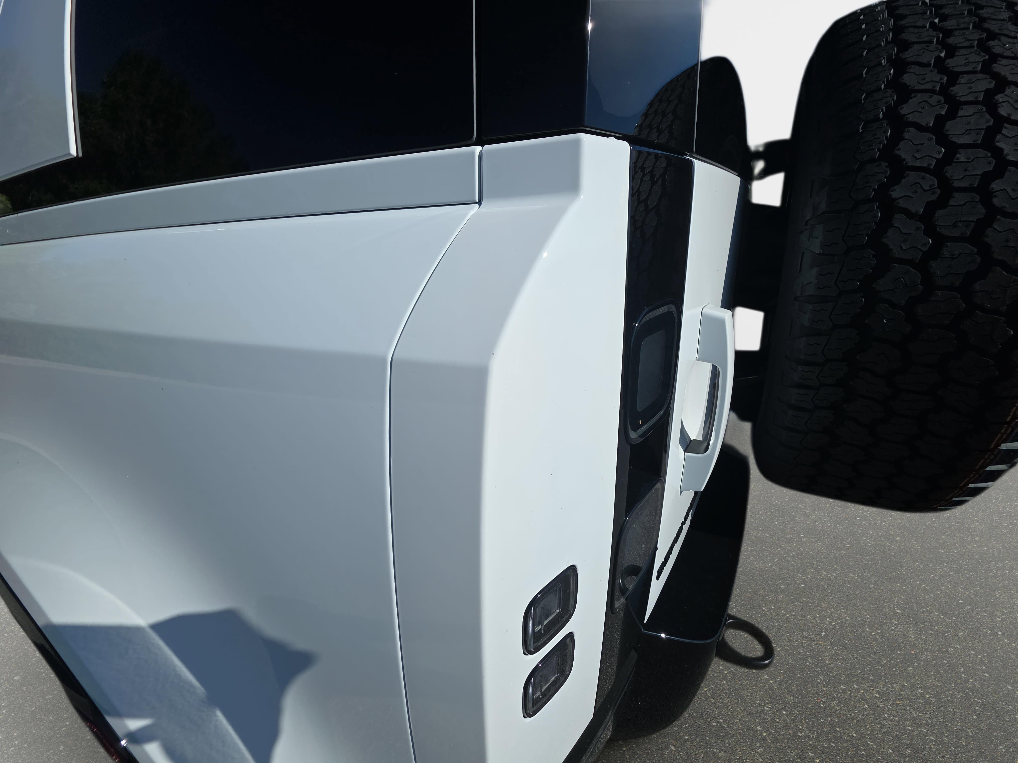 New 2026 Land Rover Defender 110 X-Dynamic SE AWD/4WD image 34