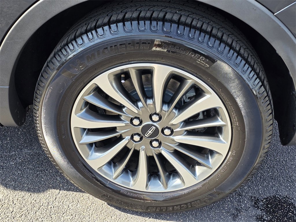 Used 2021 Lincoln Nautilus FWD w/ Equipment Group 101A image 8