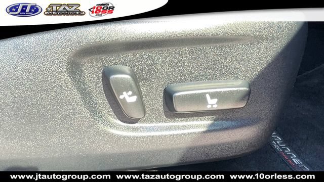 Used 2018 Toyota 4Runner TRD Off-Road Premium AWD/4WD image 16