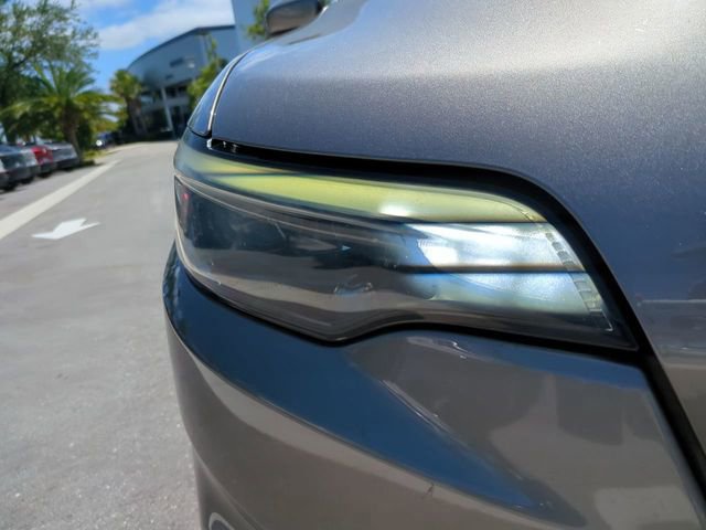 Used 2019 Jeep Cherokee Latitude w/ Popular Appearance Group FWD image 9