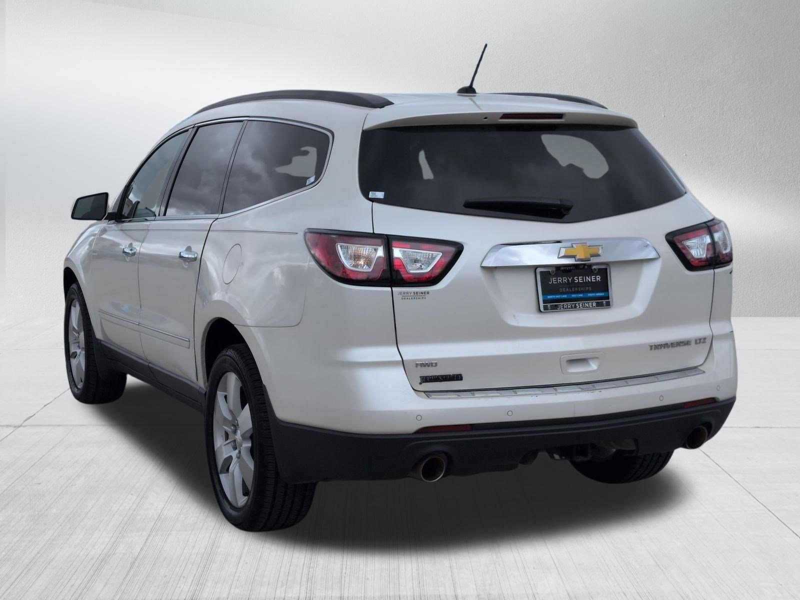 Used 2014 Chevrolet Traverse LTZ image 3