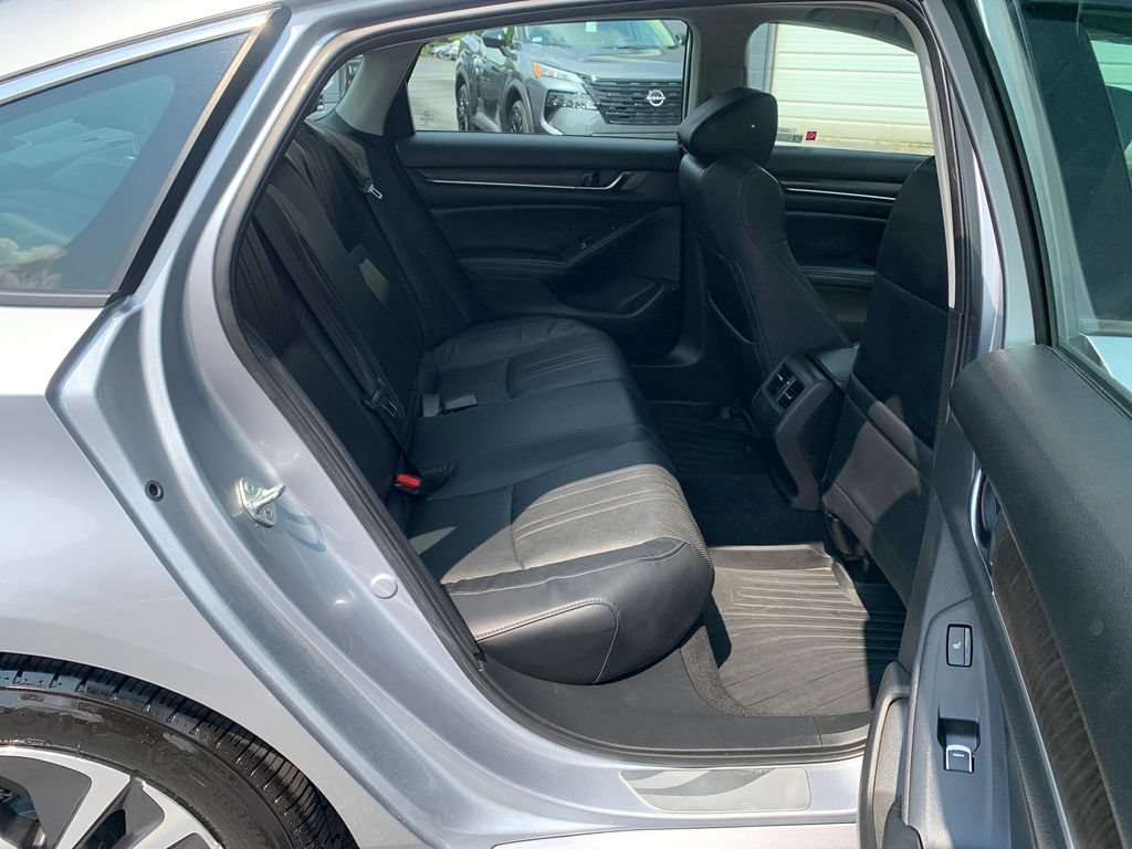 Used 2018 Honda Accord Touring image 29