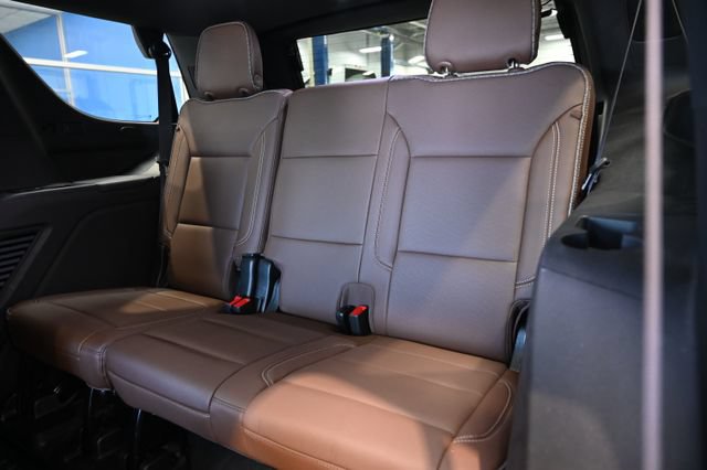 Used 2021 Chevrolet Tahoe High Country w/ Premium Package AWD/4WD image 13