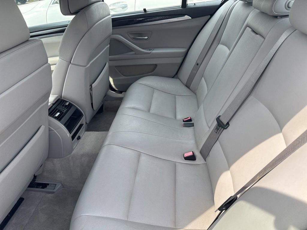 Used 2011 BMW 550i Sedan RWD image 5