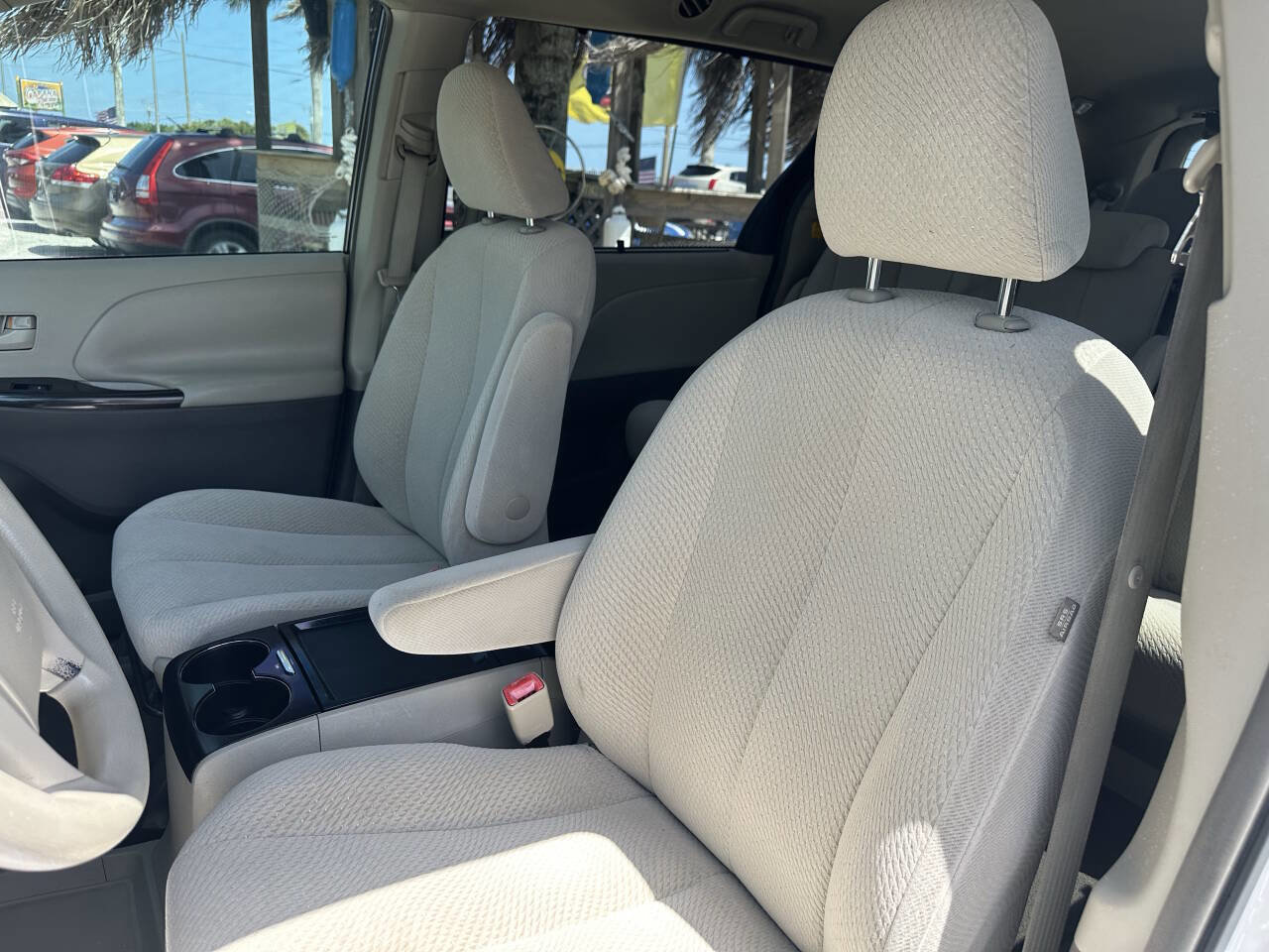 Used 2011 Toyota Sienna LE image 13