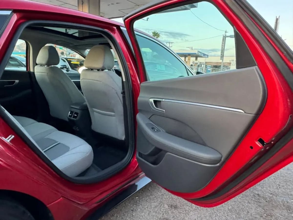 Used 2020 Hyundai Sonata SEL w/ Convenience + Sunroof Package FWD image 18