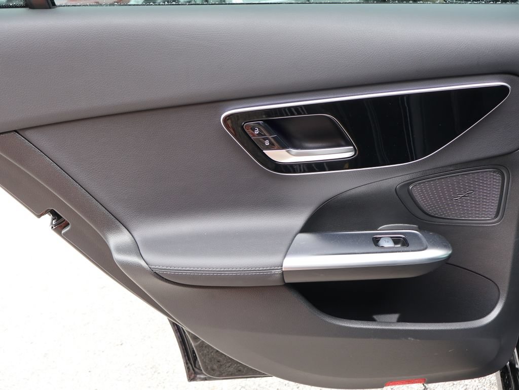 Used 2025 Mercedes-Benz C 300 4MATIC Sedan image 17