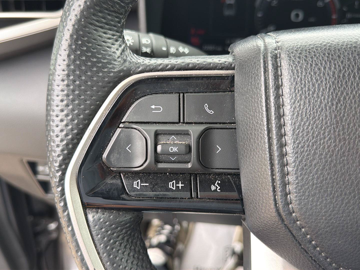 Used 2024 Toyota Tundra Limited AWD/4WD image 29