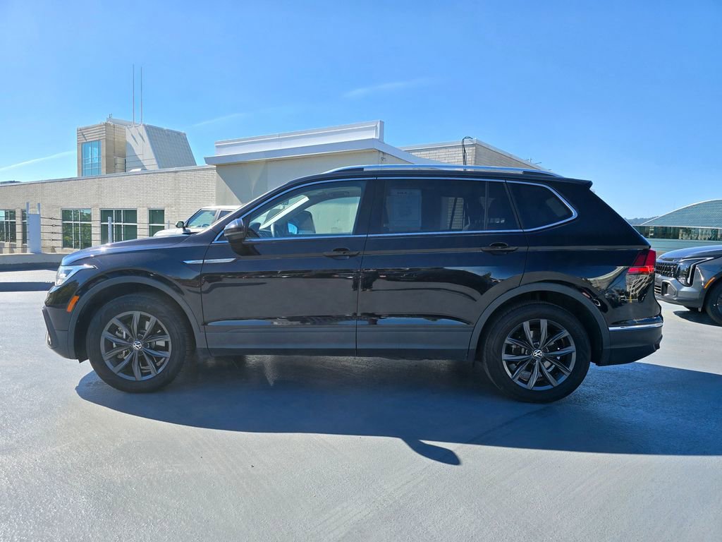 Used 2022 Volkswagen Tiguan SE image 2