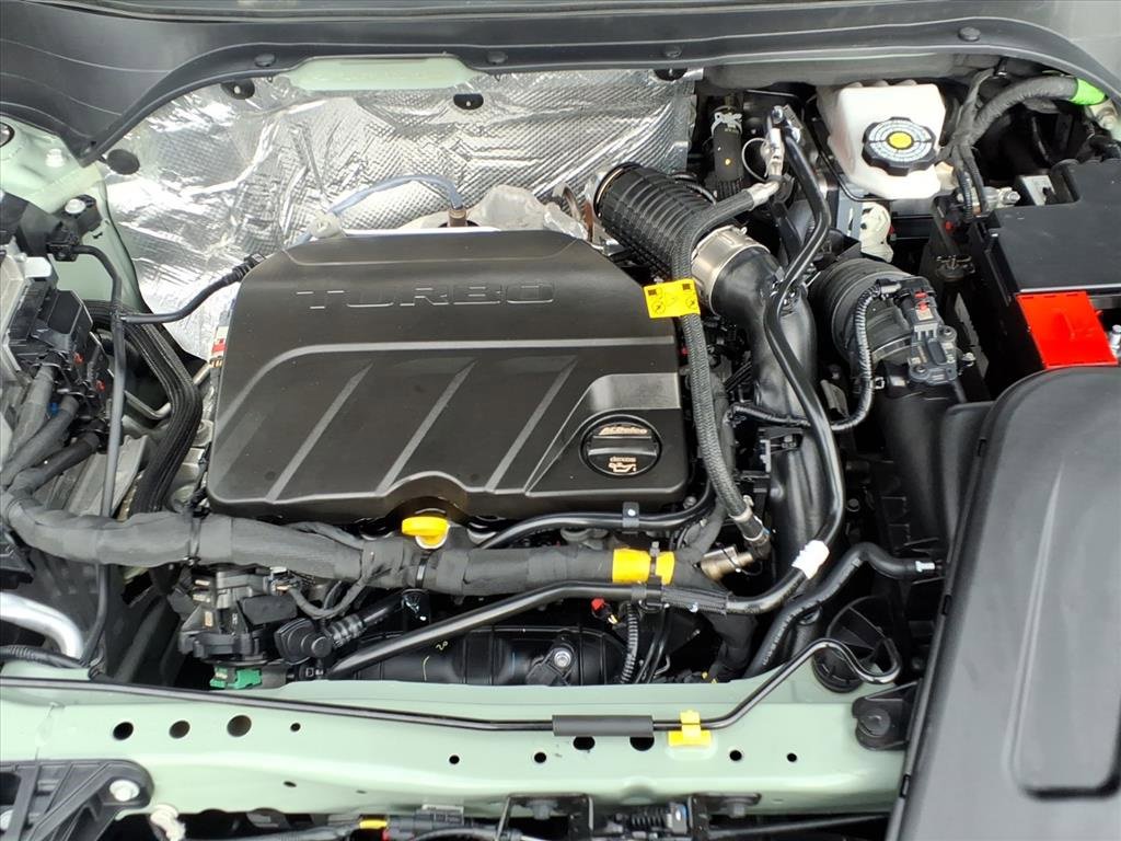 Used 2025 Chevrolet Trax ACTIV w/ Sunroof Package image 35