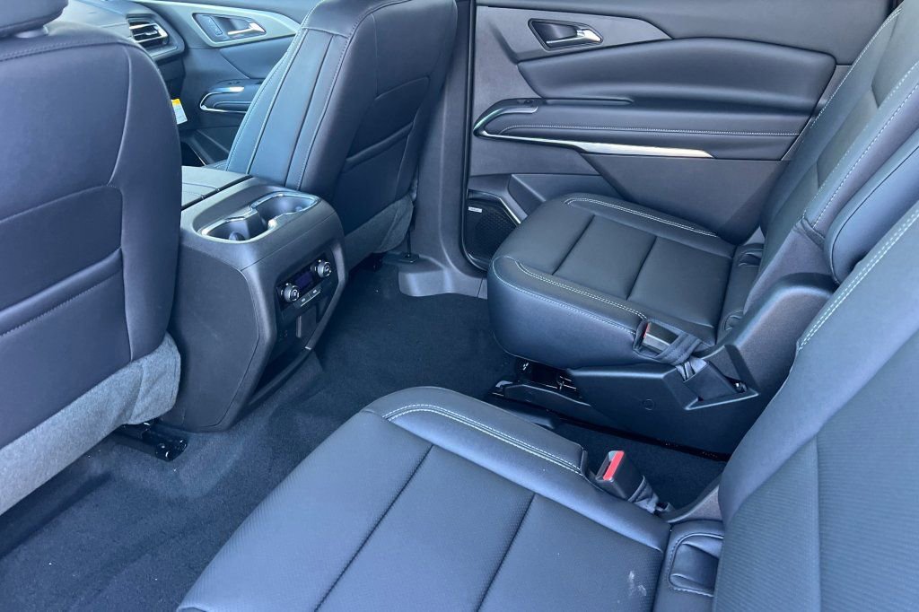 New 2026 Chevrolet Traverse LT w/ Enhanced Driving Package image 9