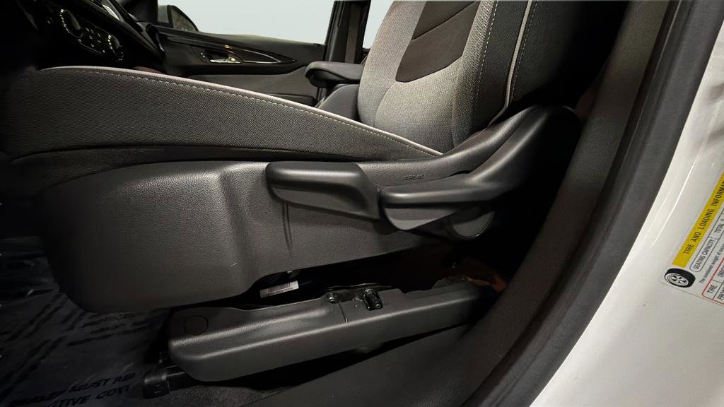 Used 2024 Chevrolet TrailBlazer LT w/ LT Cold Weather Package FWD image 15