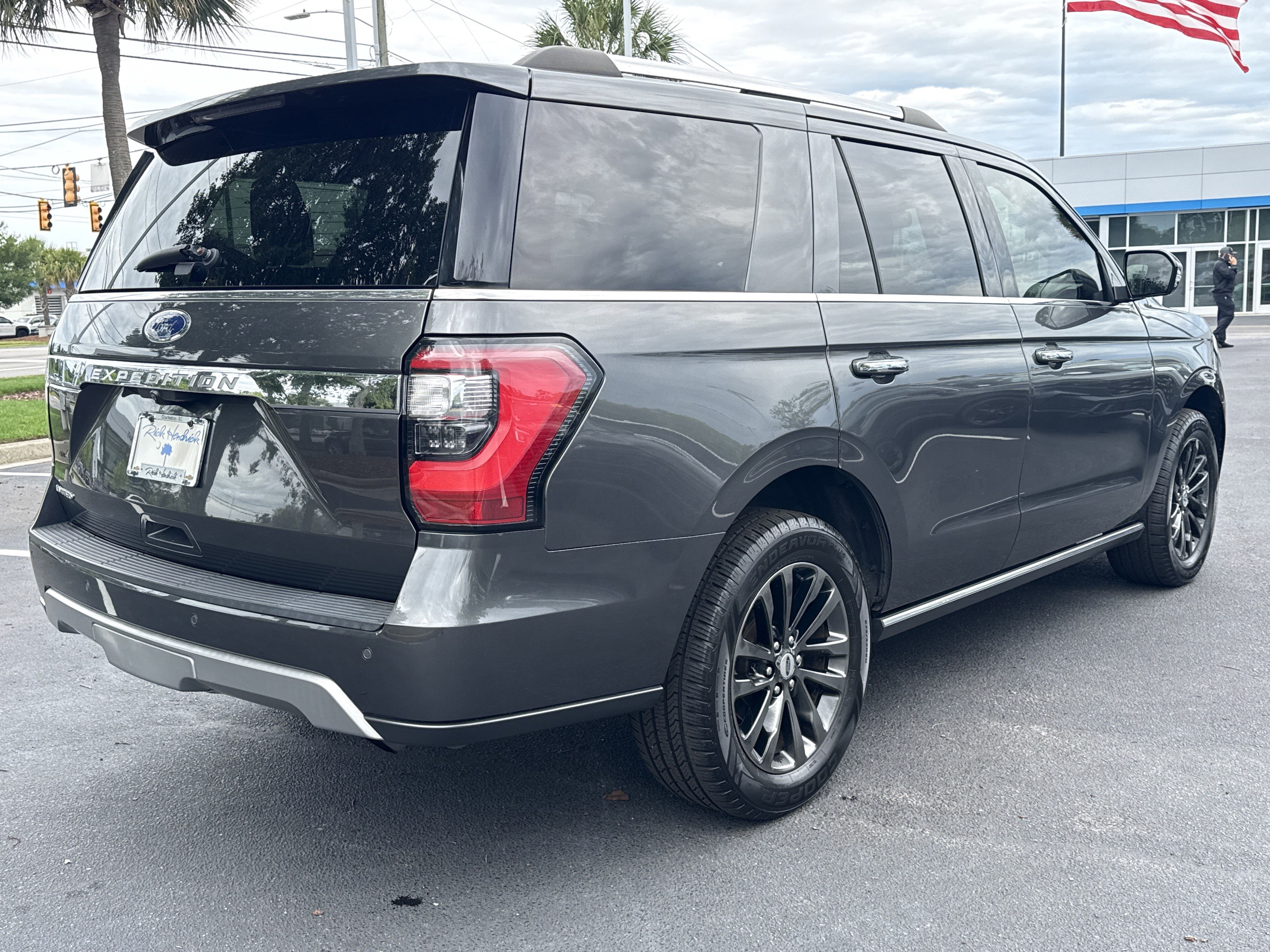 Used 2019 Ford Expedition Limited w/ Driver Assistance Package RWD image 10