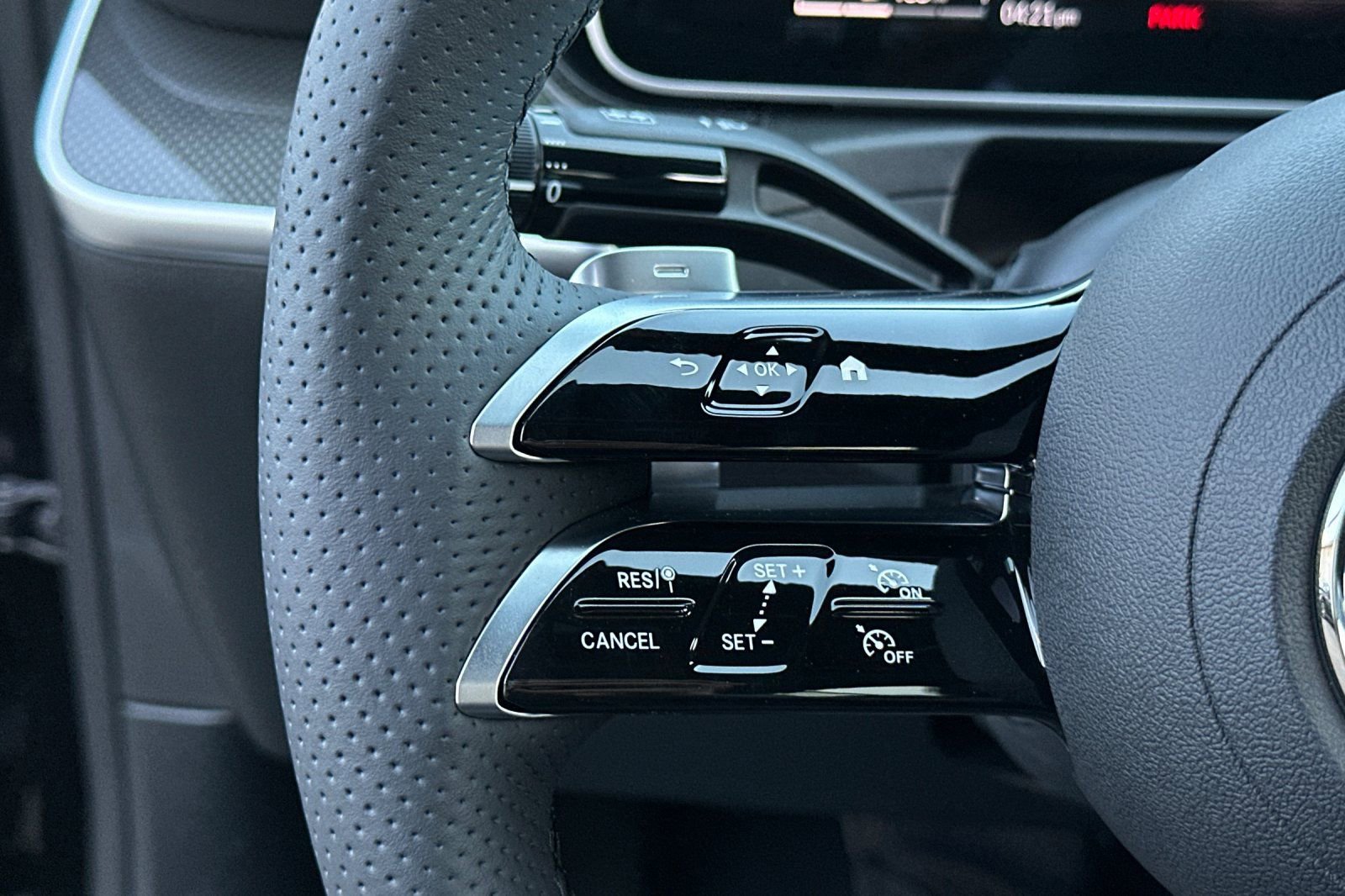 New 2025 Mercedes-Benz C 300 4MATIC Sedan image 25