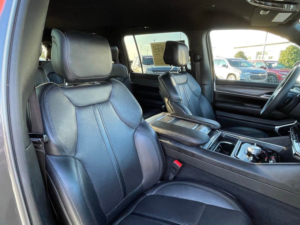 Used 2024 Jeep Wagoneer Series III image 31