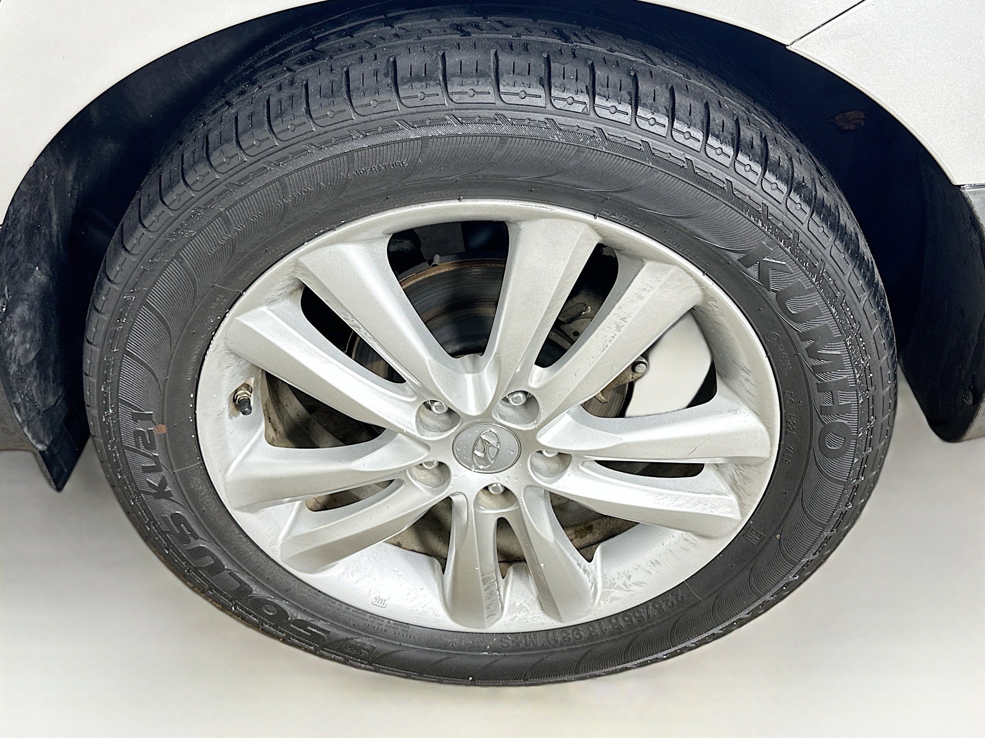 Used 2012 Hyundai Tucson Limited FWD image 11