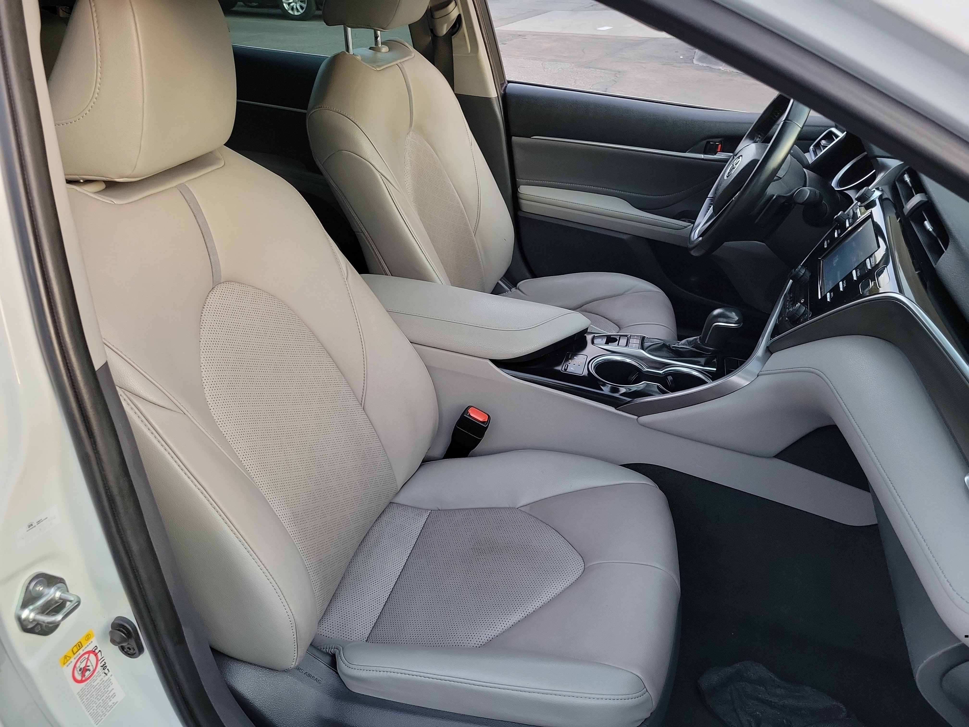 Used 2018 Toyota Camry XSE image 21