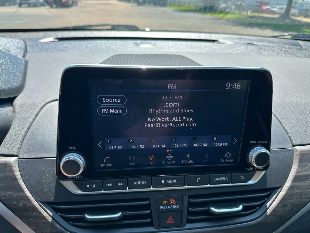 Used 2025 Nissan Altima 2.5 SV FWD image 12
