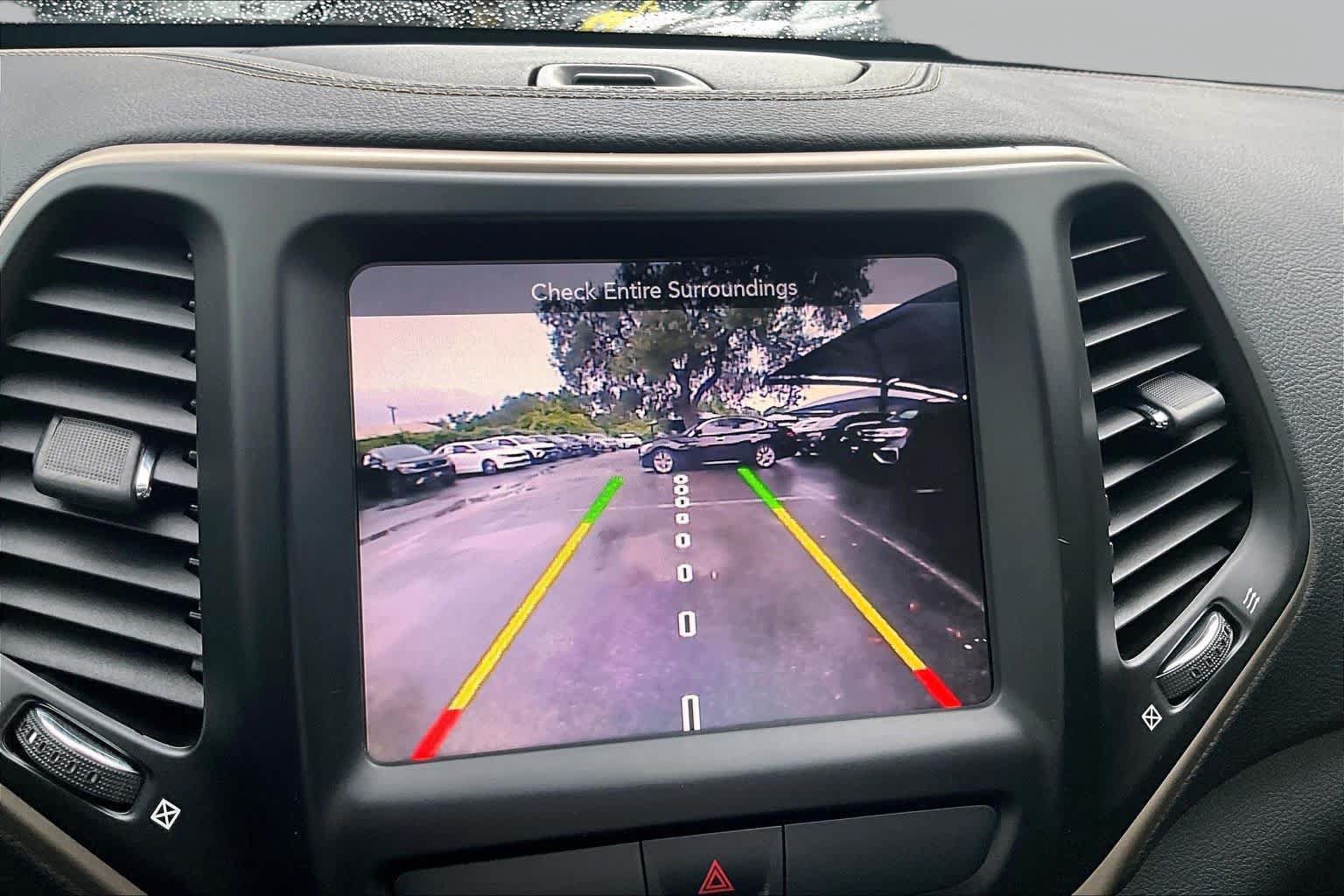 Used 2016 Jeep Cherokee Limited FWD image 27