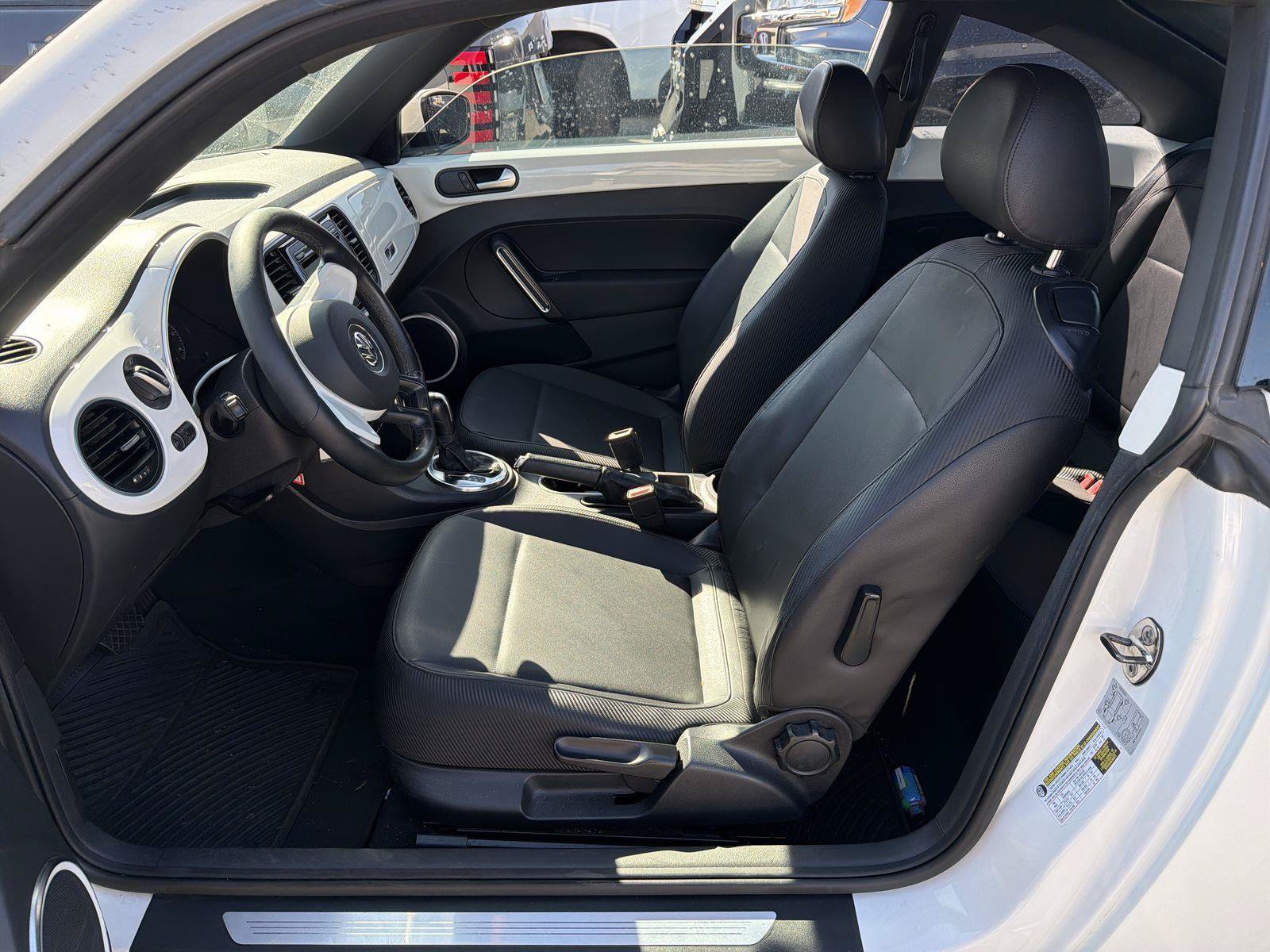 Used 2012 Volkswagen Beetle 2.5 FWD image 7
