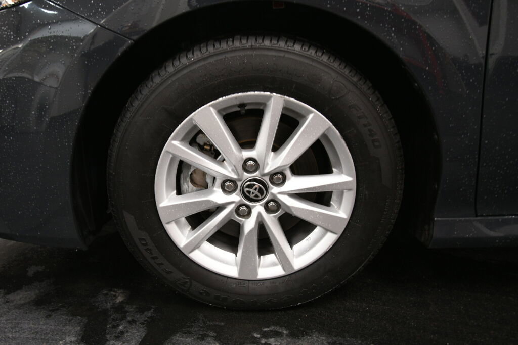 Certified 2025 Toyota Camry LE image 31