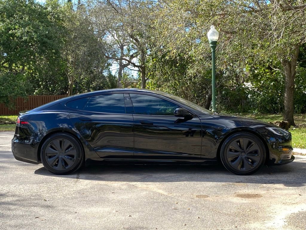 Used 2023 Tesla Model S Standard Range image 9
