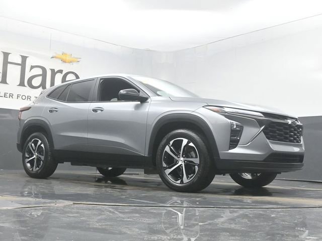 Used 2024 Chevrolet Trax RS image 2