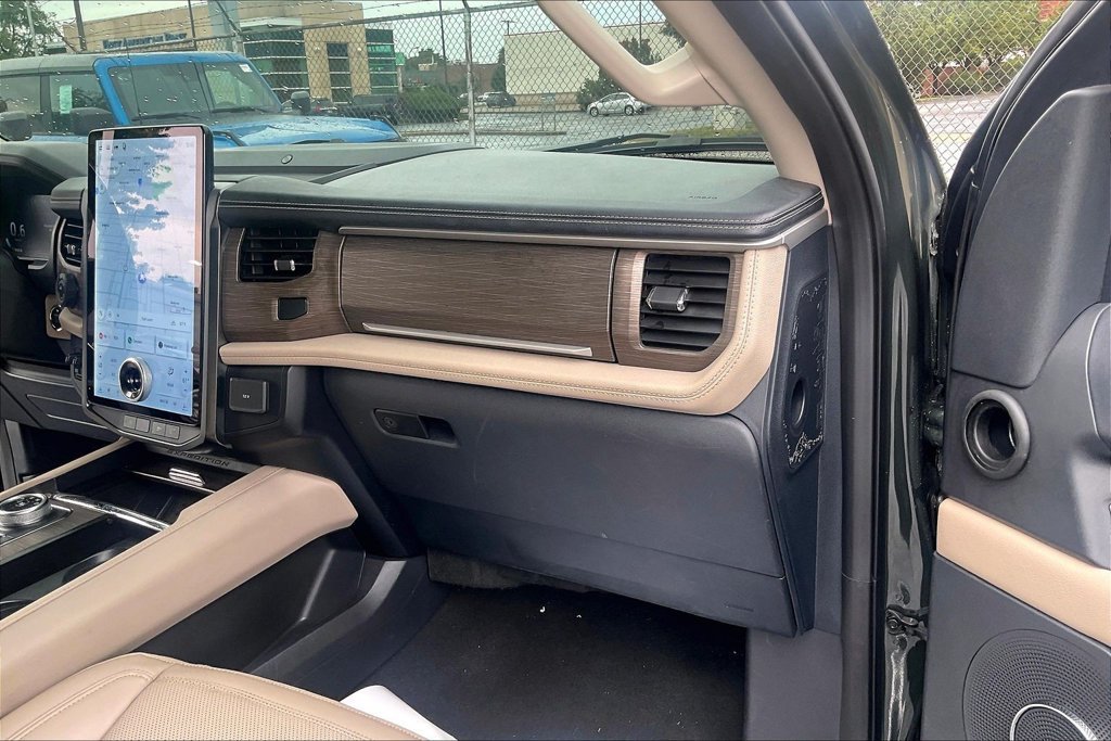 Certified 2023 Ford Expedition Limited AWD/4WD image 15
