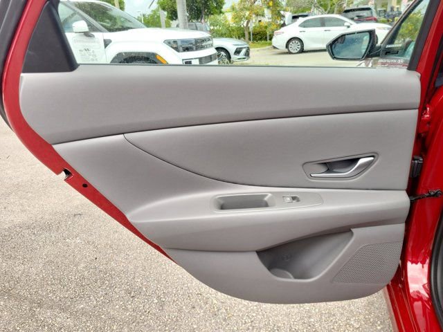 Certified 2023 Hyundai Elantra SEL w/ Convenience Package image 10