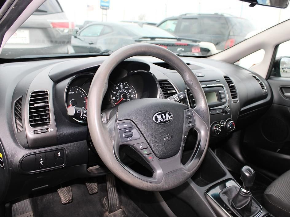Used 2017 Kia Forte LX image 23