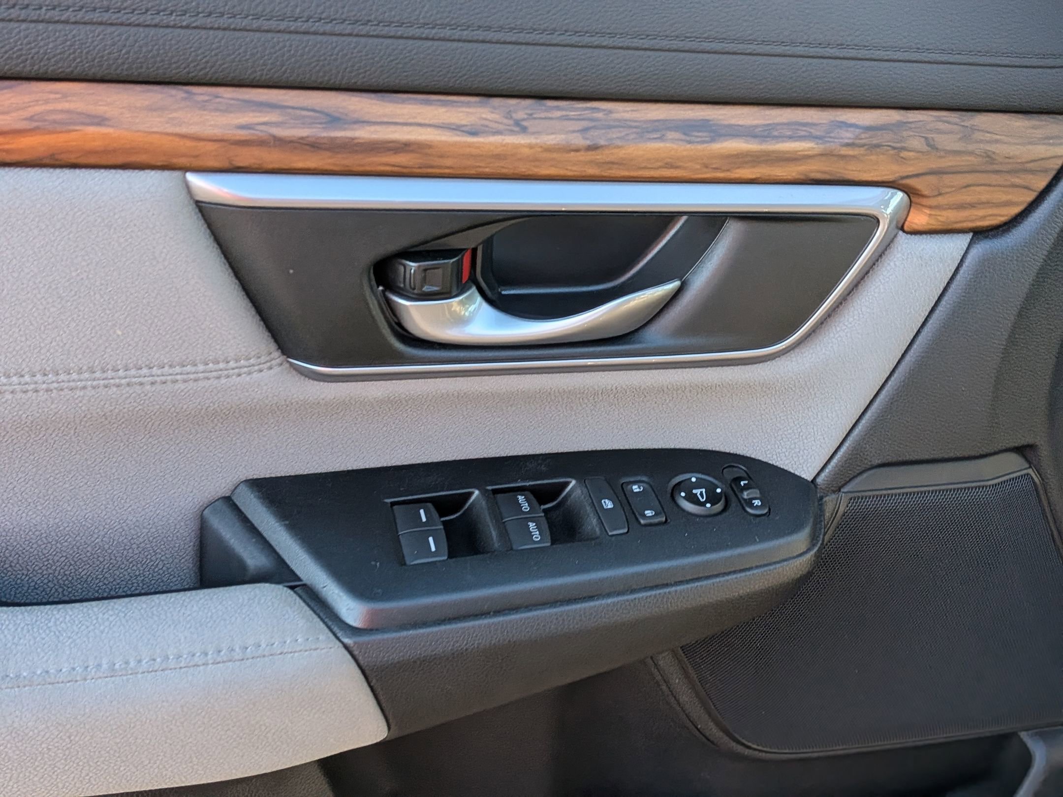 Used 2018 Honda CR-V EX image 15