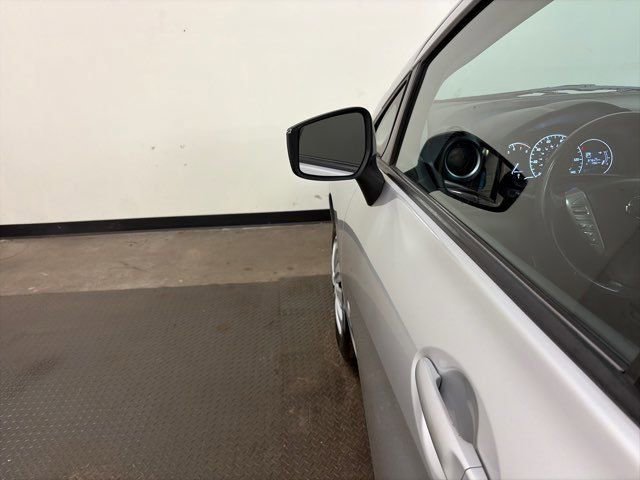 Used 2019 Nissan Versa Note SV FWD image 13