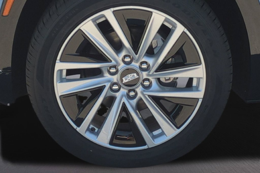 New 2027 Cadillac Vistiq Luxury w/ LPO, Floor Liner Package AWD/4WD image 15