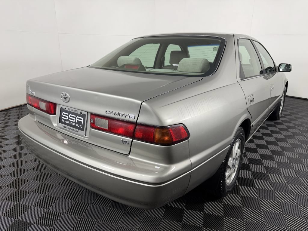 Used 1999 Toyota Camry LE w/ Value Pkg FWD image 6