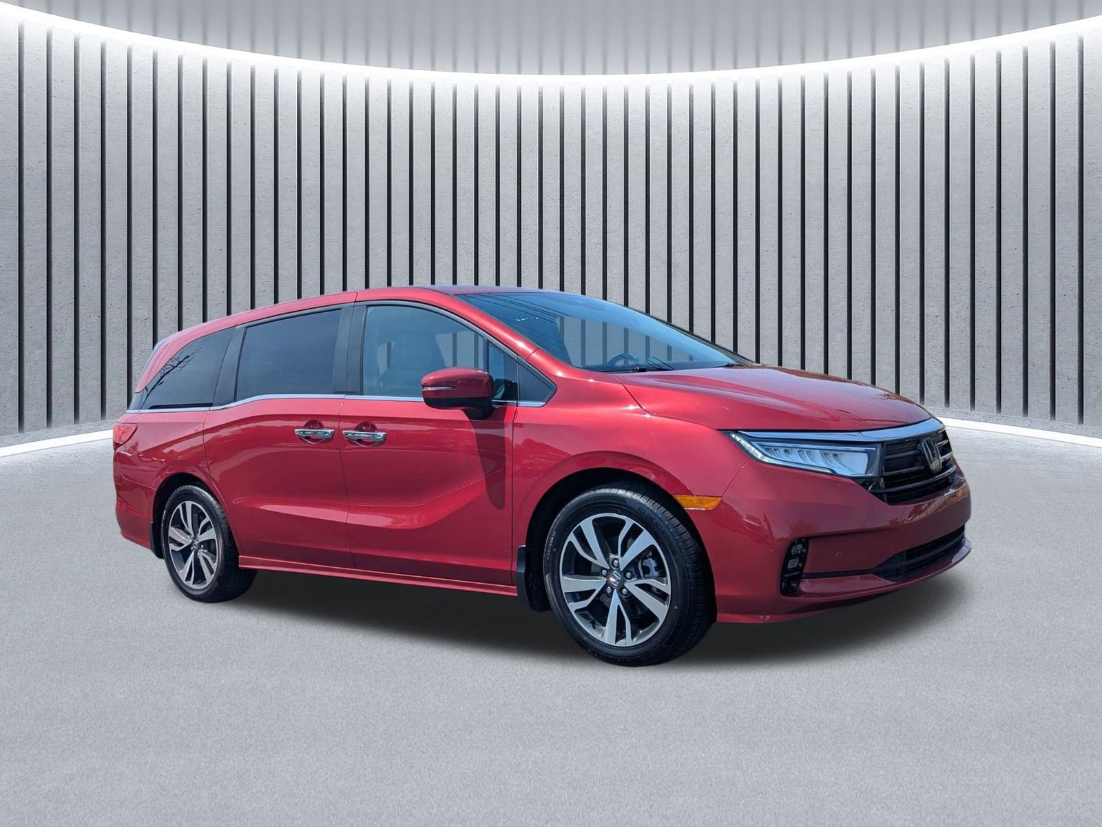 Certified 2024 Honda Odyssey Touring image 2