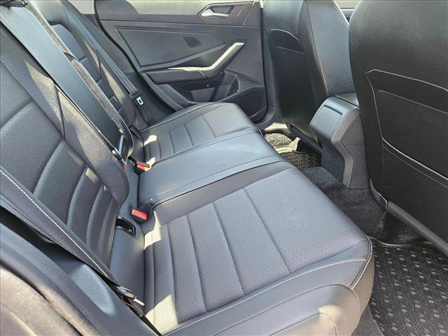 Used 2023 Volkswagen Jetta SE w/ Panoramic Sunroof Package FWD image 19