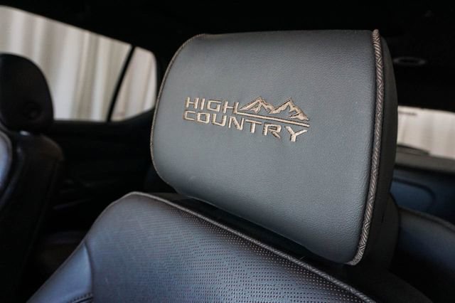Used 2023 Chevrolet Traverse High Country image 11