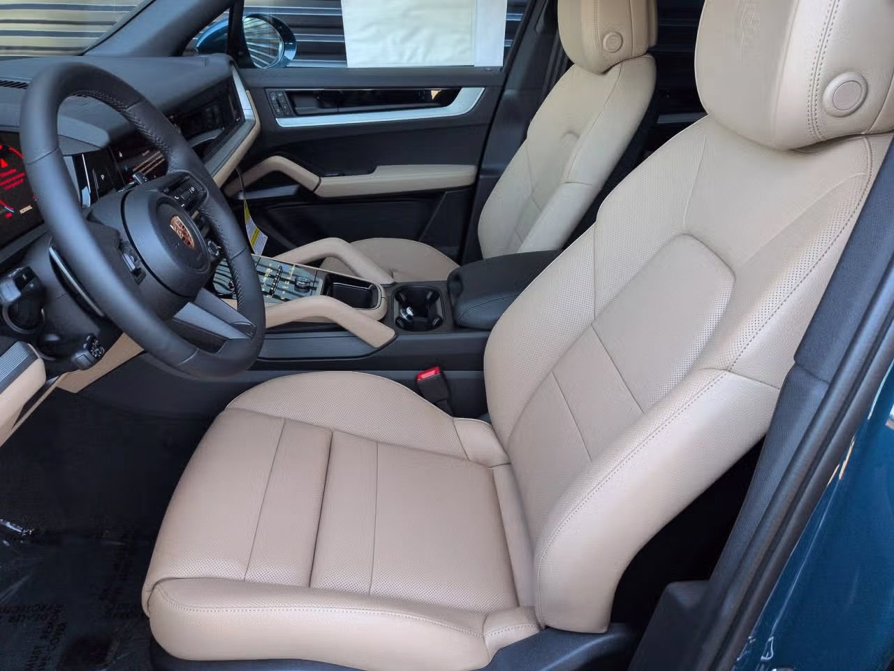 Certified 2026 Porsche Cayenne AWD/4WD image 5