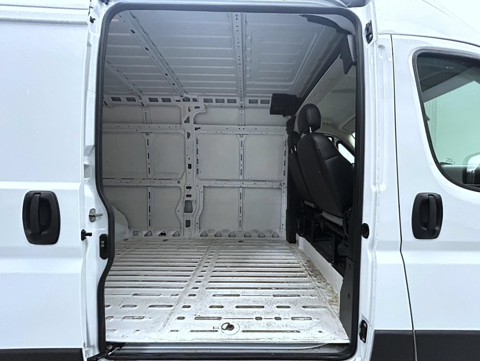 Used 2023 RAM ProMaster 2500 FWD image 16