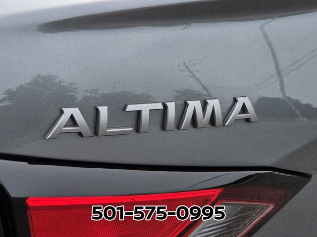Used 2025 Nissan Altima 2.5 SV FWD image 11